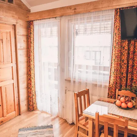 Szarotka Guest house *